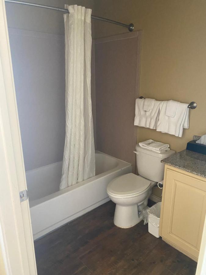 Southern Inns And Suites Now Offering Rv Spaces For Rent Yorktown ภายนอก รูปภาพ