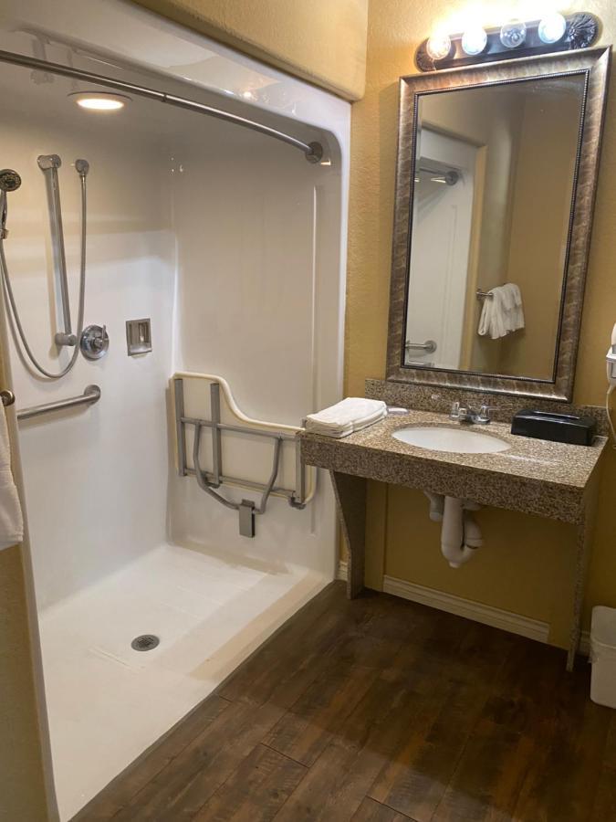 Southern Inns And Suites Now Offering Rv Spaces For Rent Yorktown ภายนอก รูปภาพ