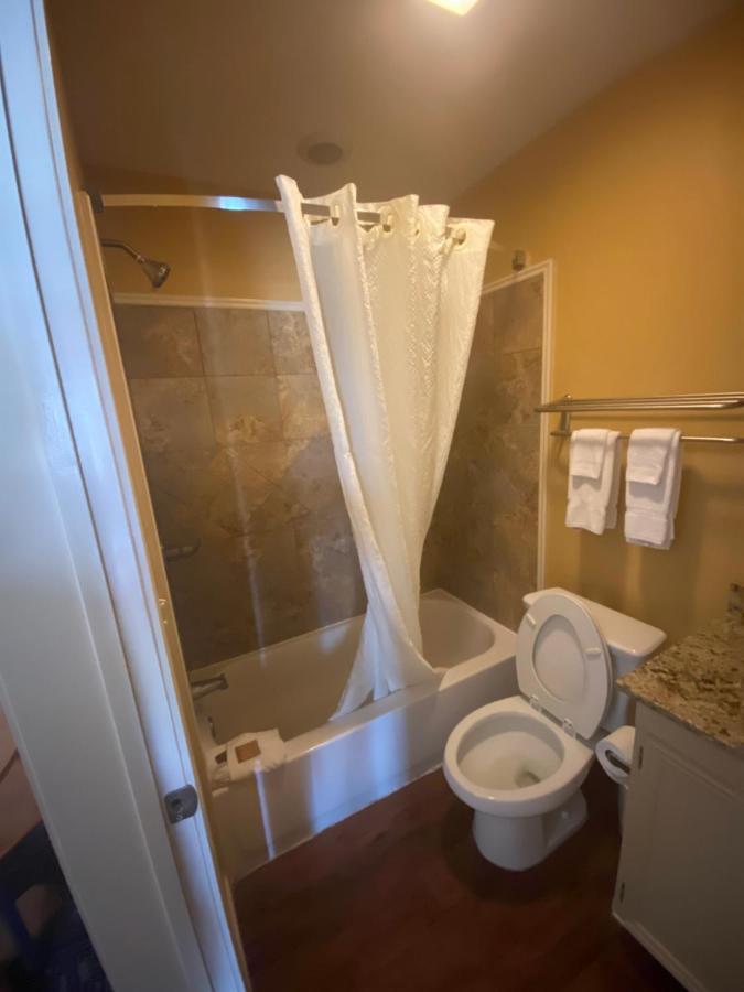 Southern Inns And Suites Now Offering Rv Spaces For Rent Yorktown ภายนอก รูปภาพ